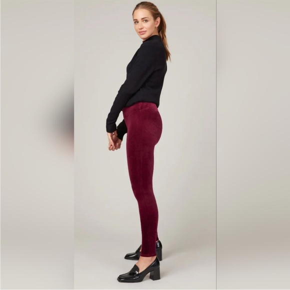 Spanx Velvet Leggings in Rich Burgundy Size Medium - Picture 5 of 12